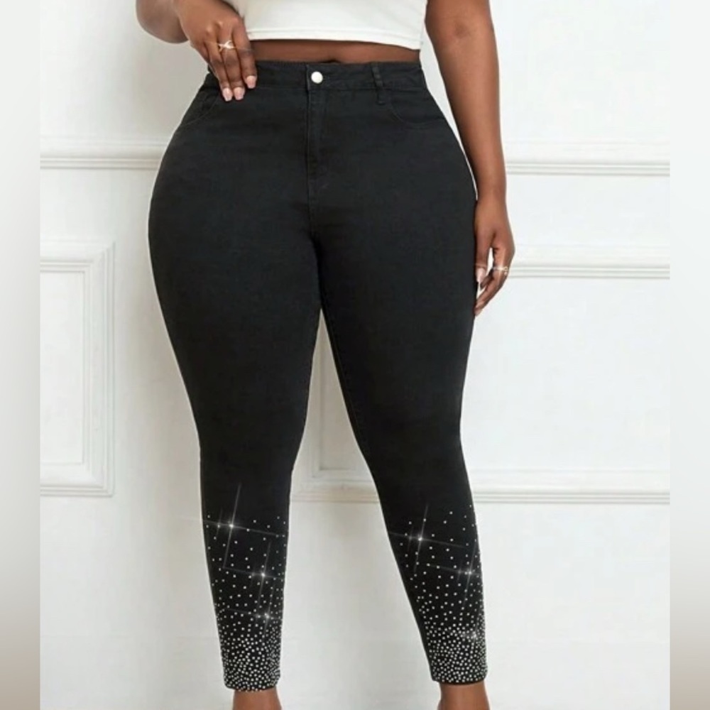Women’s Black Ankle Cropped Jeans with Embellished Hem